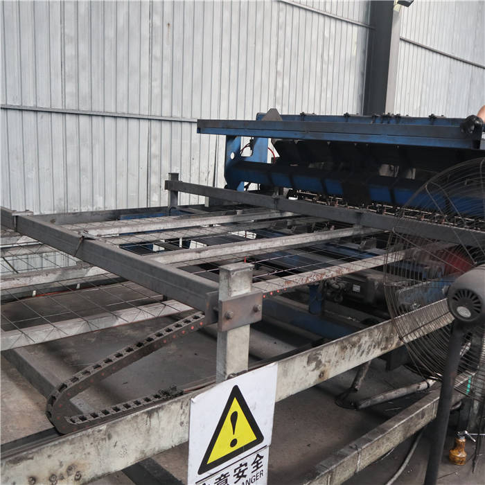 護(hù)欄網(wǎng)生產(chǎn)機(jī)械 護(hù)欄網(wǎng)生產(chǎn)機(jī)械