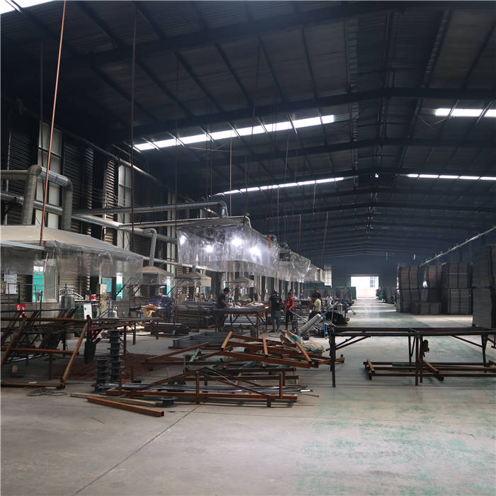 護(hù)欄網(wǎng)電焊流水線生產(chǎn)車間 護(hù)欄網(wǎng)電焊流水線生產(chǎn)車間