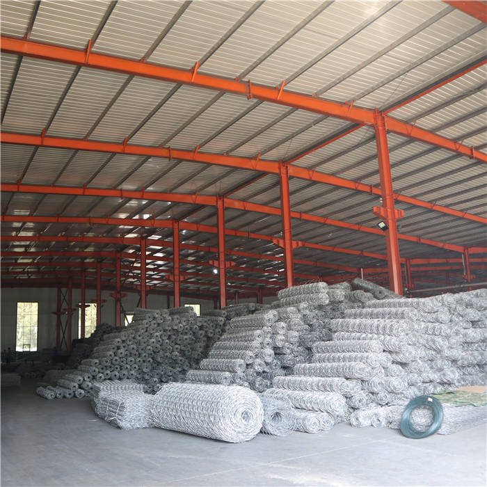 高強(qiáng)加筋石籠網(wǎng)成品車間 高強(qiáng)加筋石籠網(wǎng)成品車間