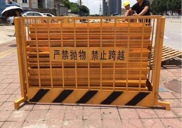 �S�Q�U+���Z(y��)